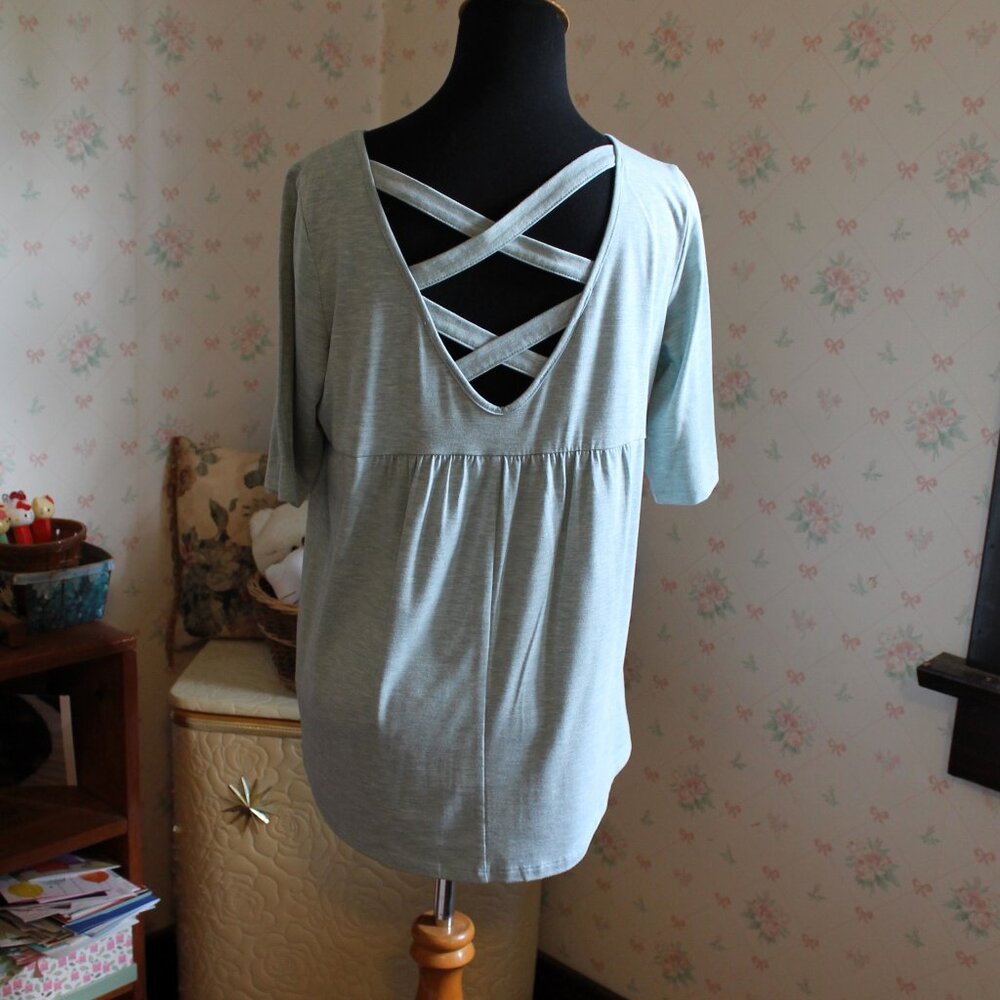 2/$10 Avon Studio 1886 Heathered Green Tunic w/ Criss-Cross Back, Small NWOT